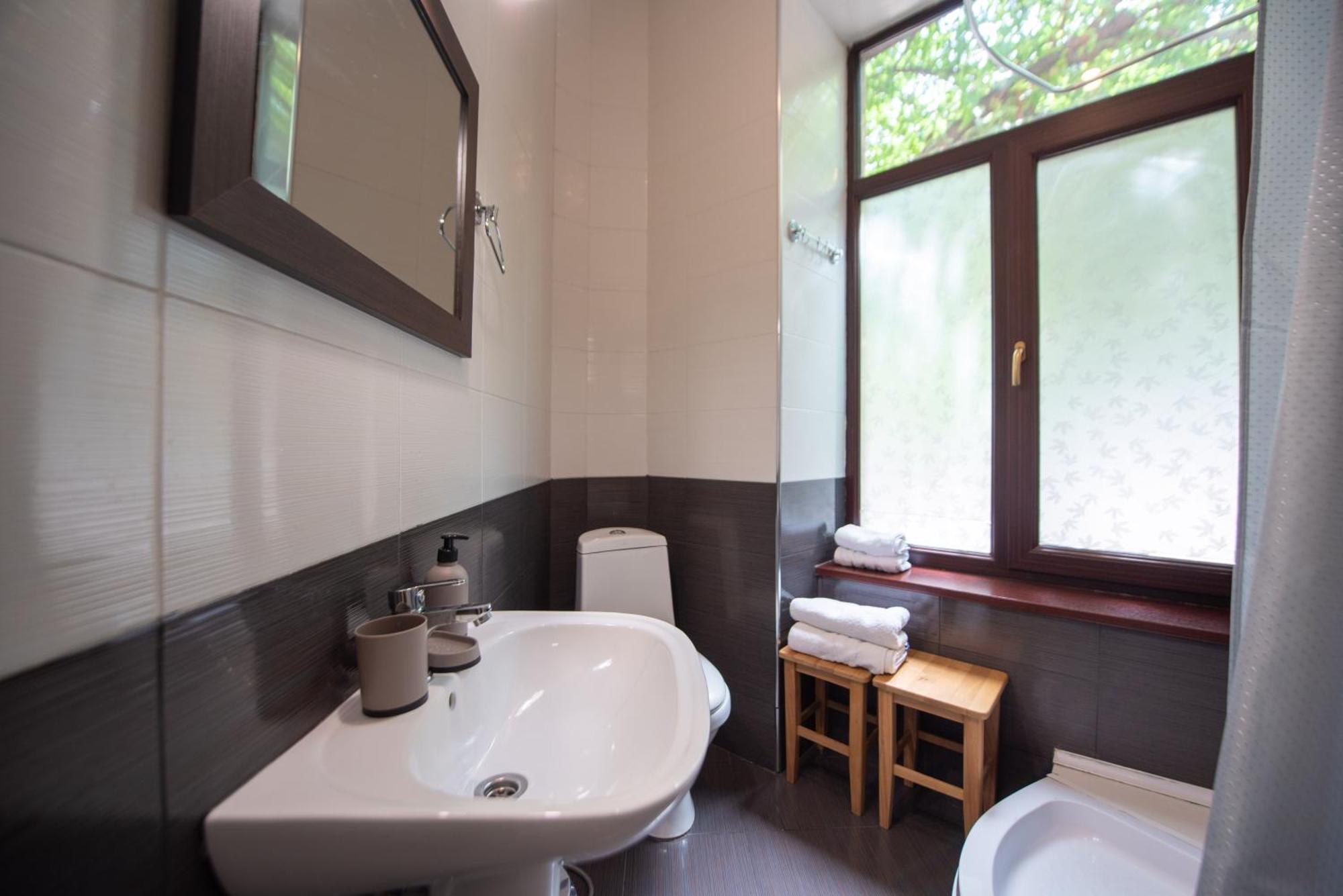 Gallery Hostel Τυφλίδα Δωμάτιο φωτογραφία